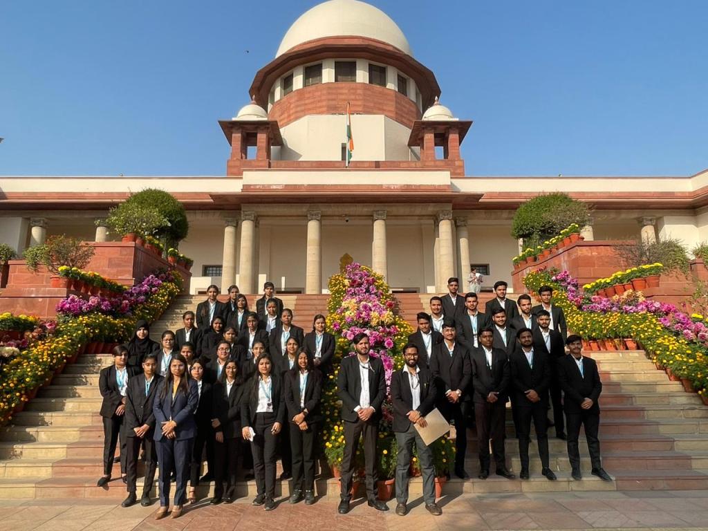 Advocates-at-Supreme-Court क्या आप एक अधिवक्ता (Advocate) बनना चाहते हैं ?
